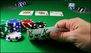 Beim Poker kommt es auch auf Psychologie an.